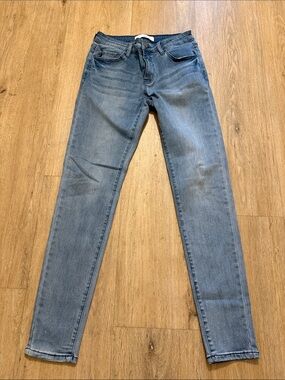 Women's Light Blue Skinny Jeans - Classic Stretch Denim
